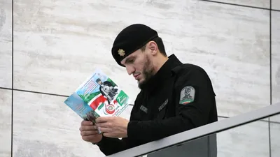 Чеченский \"Халк\" - Асхаб Тамаев. Как выглядит сегодня кавказский парень,  чья шея в обхвате была 56 см | Культура и мы | Дзен