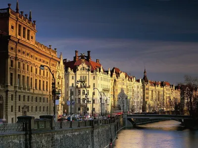 Красивое фото Праги на рассвете | Обои для телефона