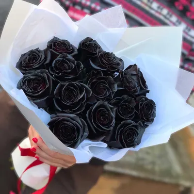 Черные розы в коробке - 131 шт. за 29 590 руб. | Бесплатная доставка цветов  по Москве