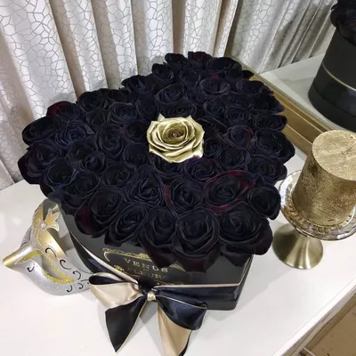 11 черных роз