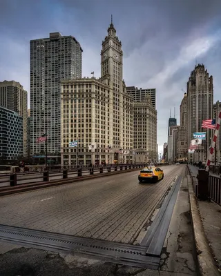 Центр города и Река Чикаго Чикаго на лете в Чикаго, Иллинойсе Стоковое Фото  - изображение насчитывающей достопримечательностью, миля: 144975538