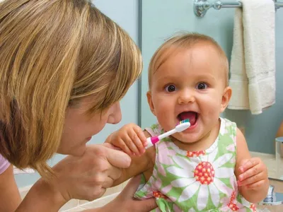 Чистка зубов при кариесе у детей: рекомендации детских стоматологов —  Статьи — ОН КЛИНИК Бейби
