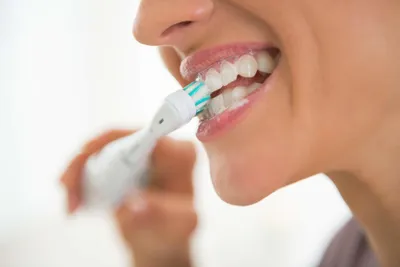 Когда чистить зубы: до или после завтрака? Мнение стоматологов VIMONTALE