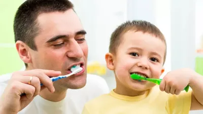 Как быстро научить ребенка чистить зубы - советы гигиениста НИЦ