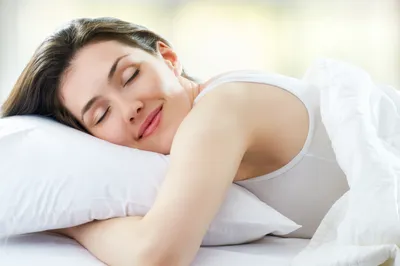 ИНФОГРАФИКА: 8 нетрадиционных способов помочь себе заснуть - Лайфхакер