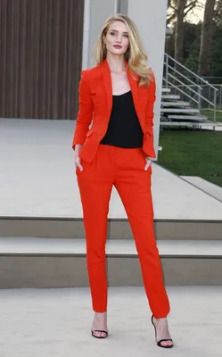 Образ дня: Кейт Миддлтон показывает, как носить деловой стиль | Vogue UA