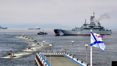 В Санкт-Петербурге прошел главный военно-морской парад в честь Дня ВМФ —  видео - 30.07.2023, Sputnik Кыргызстан