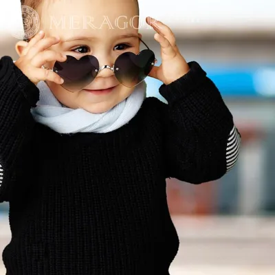 MERAGOR | Фото малыша в очках скачать на аву