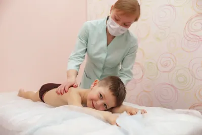 Детский массаж: какие есть виды, польза, медицинская и точечная техники