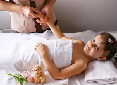 Детский массаж - основные техники, показания и противопоказания.