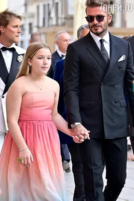 Не модельная фигура: дочка Дэвида Бекхэма показалась с отцом на мероприятии  в Венеции - 7Дней.ру