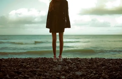 Девушка на море - фотографии на аву без лица