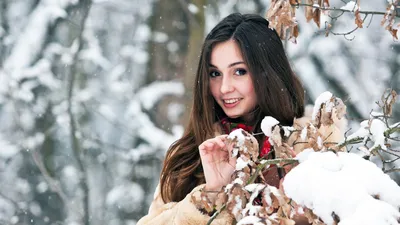 Красивая девушка-зима, в полный …» — создано в Шедевруме