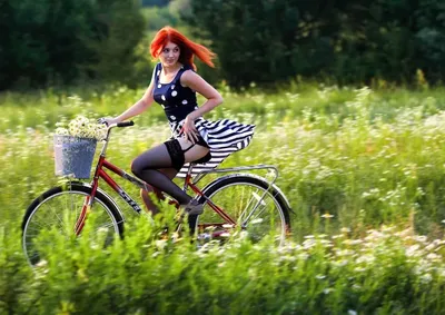 Фотообои Девушка на велосипеде с зонтом артикул Dl-070 купить в  Оренбург|;|9 | интернет-магазин ArtFresco