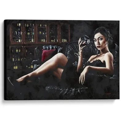 Девушка с Smartphone и бокалом вина Стоковое Изображение - изображение  насчитывающей стекло, рыжеволосые: 85104313