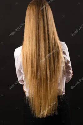 красивая девушка с темными длинными волосами Стоковое Изображение -  изображение насчитывающей длиной, роскошно: 227502751