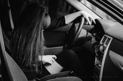 Вся машина этим покрыта\": девушка подошла к своему авто и испытала шок -  PrimaMedia.ru