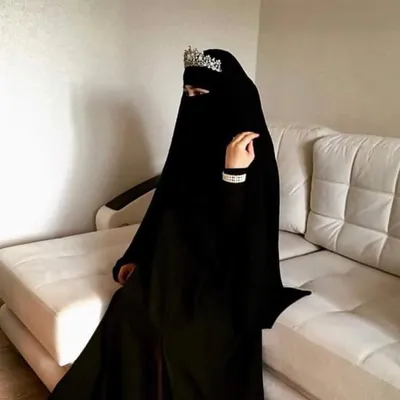 Девушка в хиджабе 💎 в 2023 г