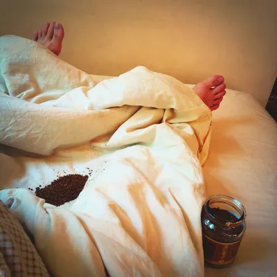Красивая девушка в постели :: Стоковая фотография :: Pixel-Shot Studio