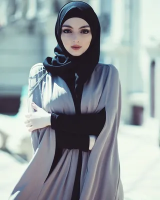 Красивая девушка хиджабе в черном …» — создано в Шедевруме