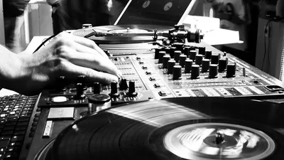 How To Get DJ Gigs: 8 Tips for Beginners | Bandzoogle Blog
