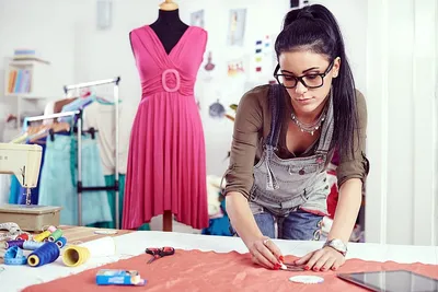 Как стать модельер-дизайнером одежды?
