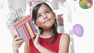 150+ идей, что подарить девочке на 7 лет: список оригинальных и недорогих  подарков на день рождения