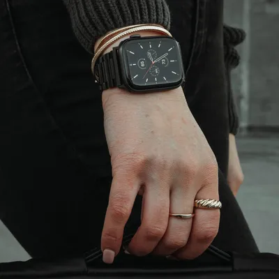 Apple Watch 8 review: A sleeper hit, even if it doesn't match Samsung's  sensors | ZDNET