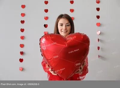 Друзья, поздравляем вас с Днем Святого Валентина! ❤️ Пусть каждый будет  счастлив и обретет взаимную любовь 💌 Отправляйте эти валентинки… |  Instagram