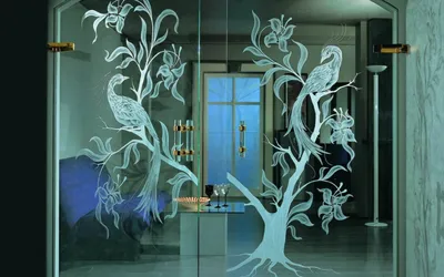 Пескоструйный рисунок на стекле - от 1800р. кв. метр. Компания СтеклоКом  изготовит для Вас любой пескоструйный рисунок на стекле и зеркале