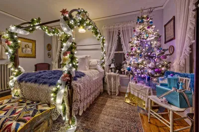 Как украсить спальню к новому году: идеи новогоднего украшения спальной  комнаты