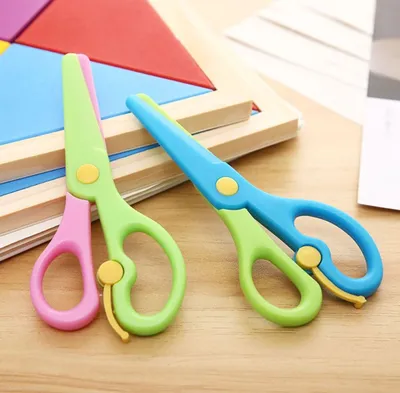 Как маме научить ребенка вырезать ножницами с помощью шаблонов —