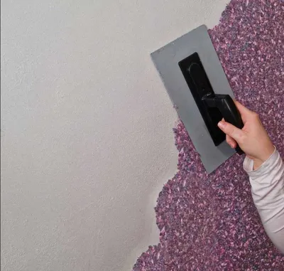 Как наносить жидкие обои на стены и потолки? | Статьи строительной компании  «Новый Дом»