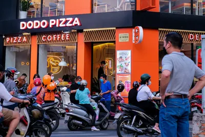 Как «Додо Пицце» удаётся отвечать на 10 тысяч отзывов ежемесячно и  превращать недовольных клиентов в поклонников бренда?