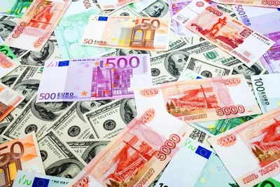 Доллар и евро подешевели. Курс Центробанка