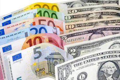 Сколько сейчас стоит доллар и евро в российских банках. Нашли самые  выгодные курсы