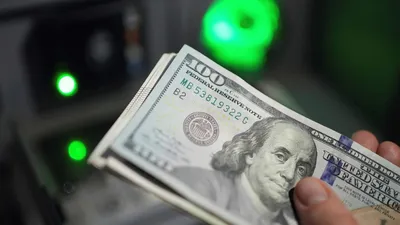 Сколько стоят доллары, евро и рубли в обменниках Алматы 18 октября 2023 :  18 октября 2023, 09:59 | Smi24.kz