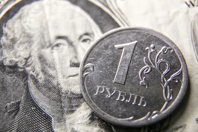 Доллар и евро подросли в цене