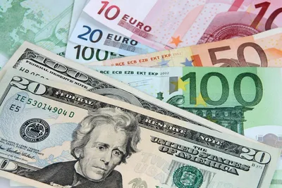 Евро и доллар США подскочили в цене во вторник - 28.12.2021, Sputnik  Беларусь