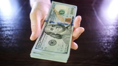 Отказались принимать старую банкноту в 100 долларов: опыт туристов на  турецких и тропических курортах Азии