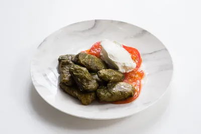 Долма из говядины с соусом мацони рецепт – Армянская кухня: Закуски. «Еда»