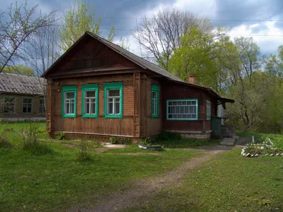 File:Деревянный домик в деревне Завоя.jpg - Wikimedia Commons