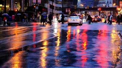 Картинки город, суета, Дождь, движение, огни - обои 1366x768, картинка  №46215