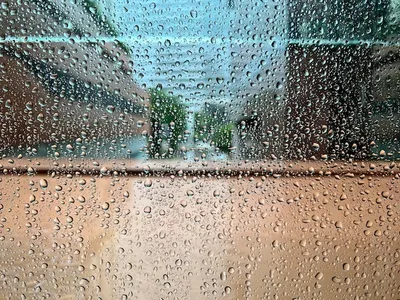 Дождь на стекле: Фото в HD качестве | Дождя на стекле Фото №1362384 скачать