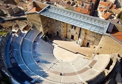 Гигантский древнегреческий театр …» — создано в Шедевруме