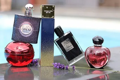 Популярные женские духи: топ лучших парфюмов и рейтинг самых востребованных  среди мужчин ароматов на AromaCODE