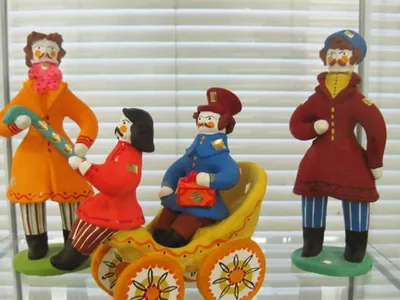 Дымковская игрушка «Барыня», цена 2 200,00 руб. — Дымковская игрушка —  Каталог товаров — Торговая компания «Отличник»