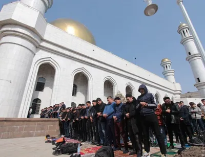 Что делать, если не отпускают на пятничную молитву? | islam.ru