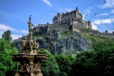 File:Edinburgh Castle, view from Princes Street Gardens. Эдинбургский замок.  - panoramio.jpg - Wikimedia Commons