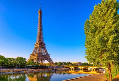 Ейфелева вежа: пріоритетний доступ і екскурсія околицями – GetYourTickets  Париж